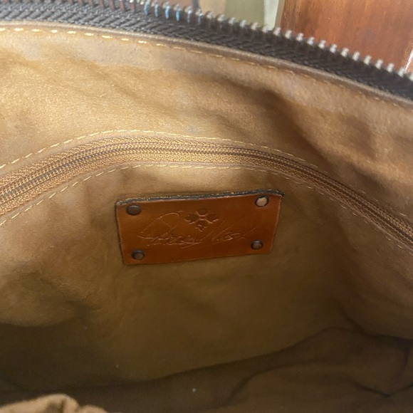 Patricia Nash Crossbody, pink/red floral - Picture 5 of 8